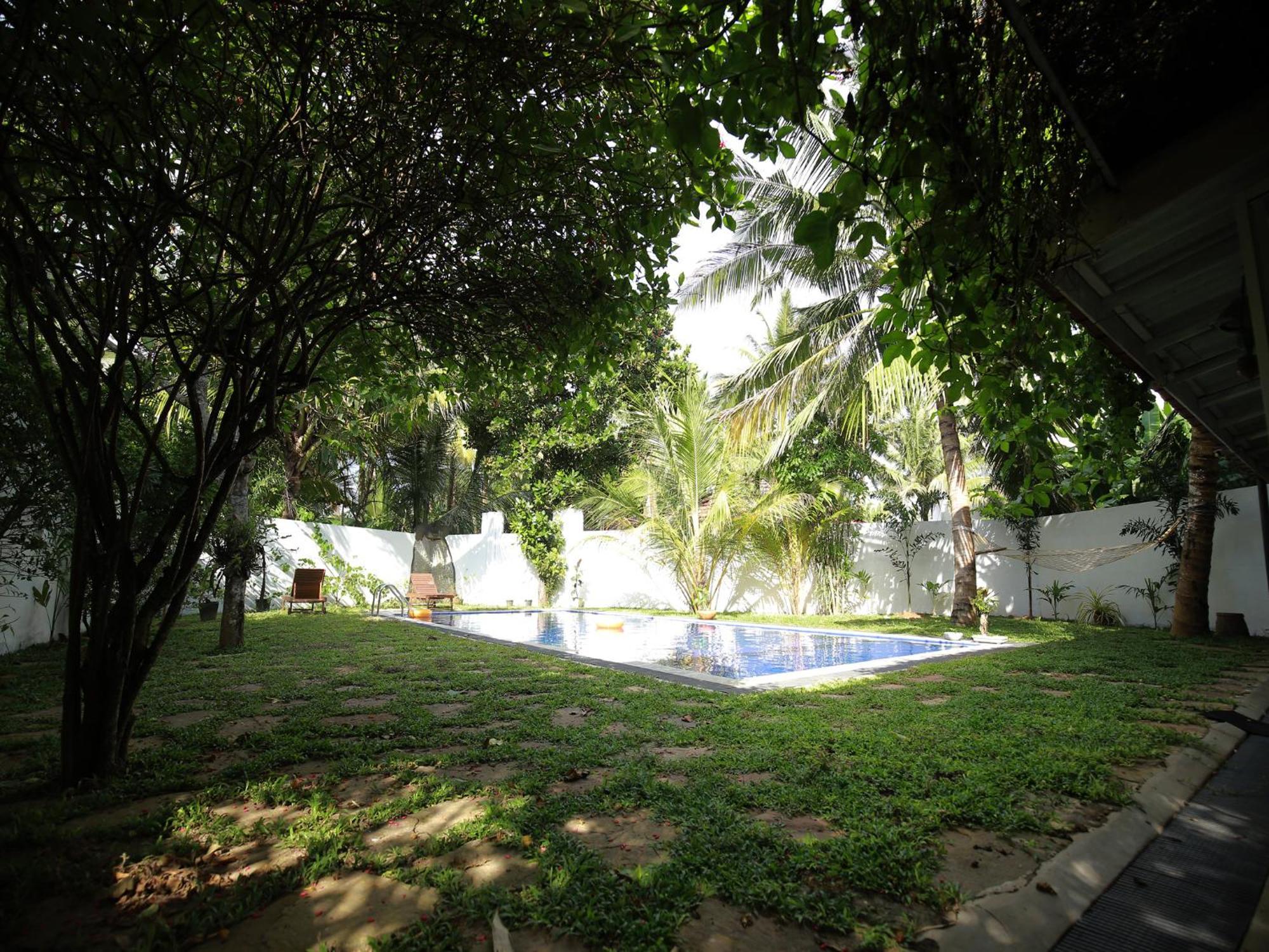 Crystal Oceanic Hotel Ahangama Exterior photo