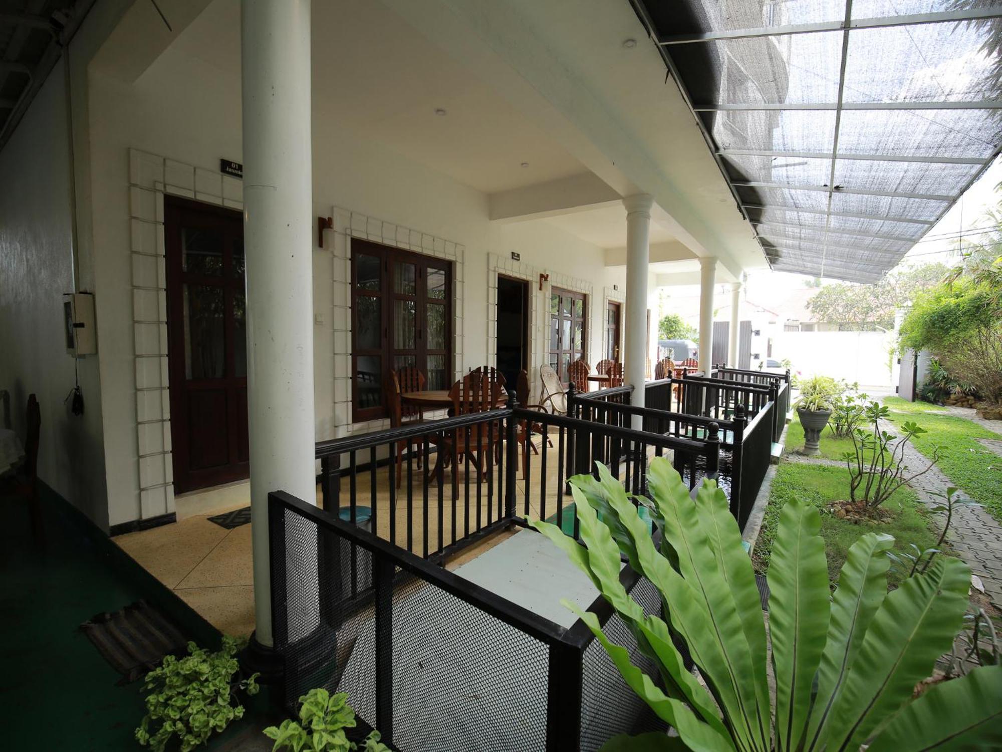 Crystal Oceanic Hotel Ahangama Exterior photo
