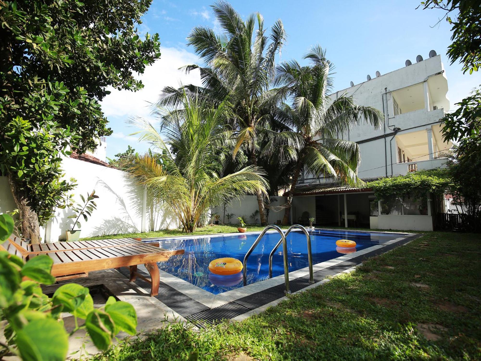 Crystal Oceanic Hotel Ahangama Exterior photo